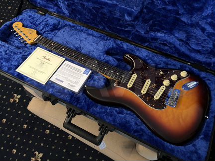Fender 70th-Anniversary Professional II в наличии