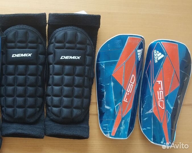 Щитки футбольные детские