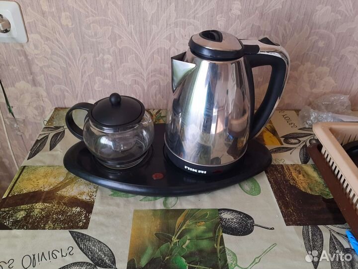 Чайник и заварочный для чая