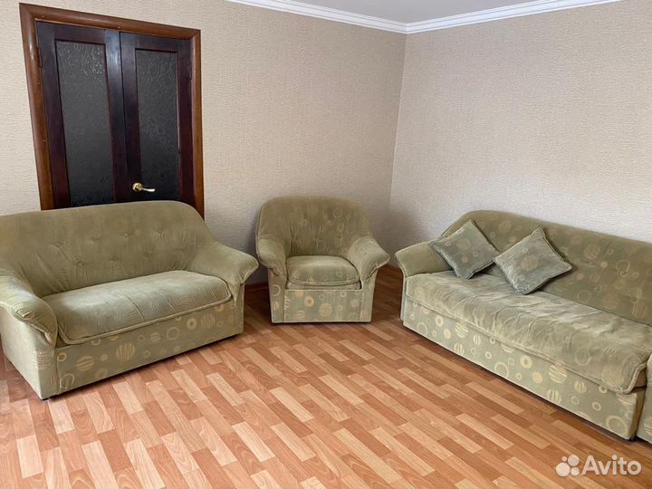 Диваны и кресло бу в хорошем состояние