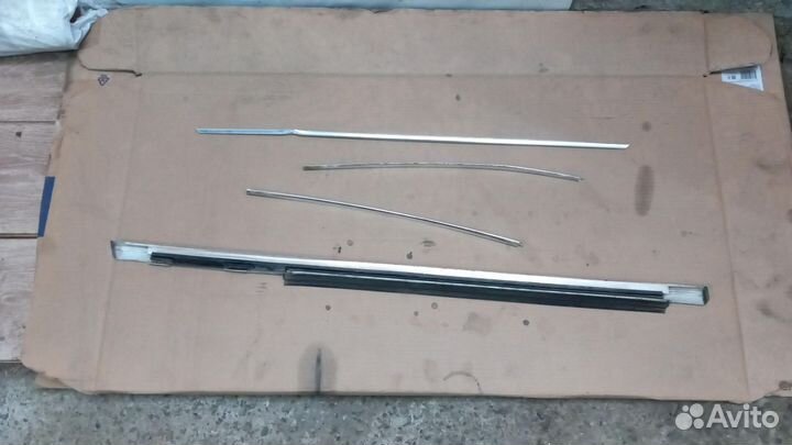 Молдинги задней правой двери Volvo 740 хром