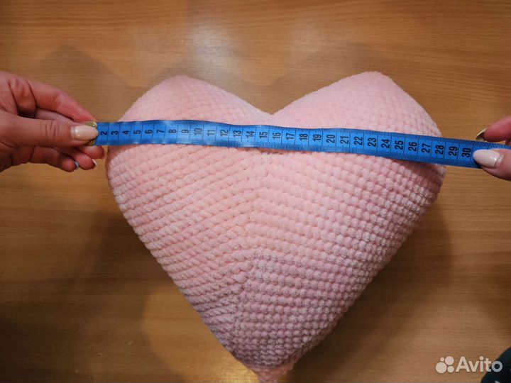 Вязаное сердце из плюшевой пряжи