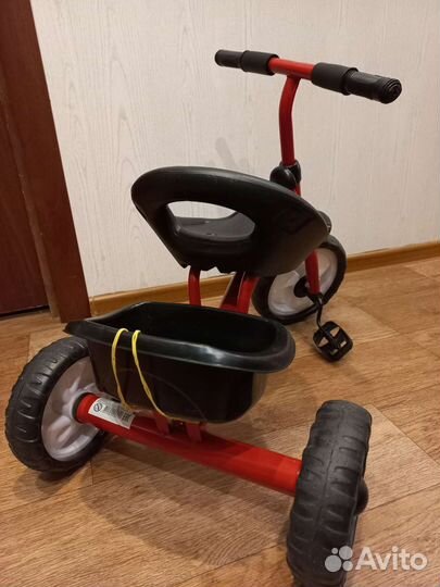 Детский трехколесный велосипед