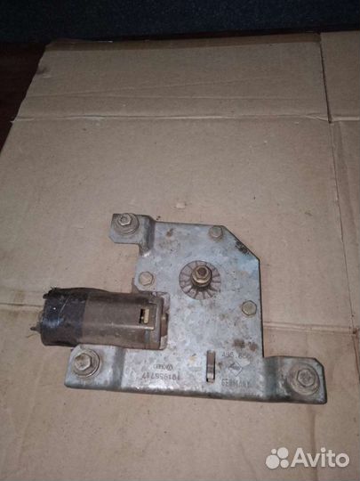 Моторчик заднего дворника Volkswagen Golf 2