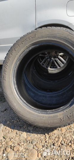 Bridgestone Blizzak DM-V1 215/60 R17 96R