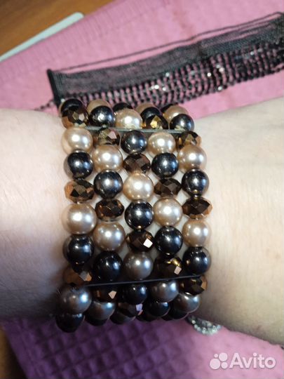 Браслеты и заколки для волос