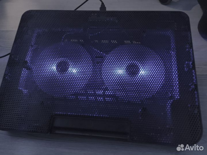 Подставка с охлаждением для ноутбука