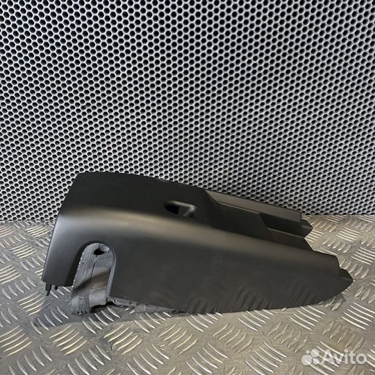 Кожух рулевой колонки Volkswagen Passat