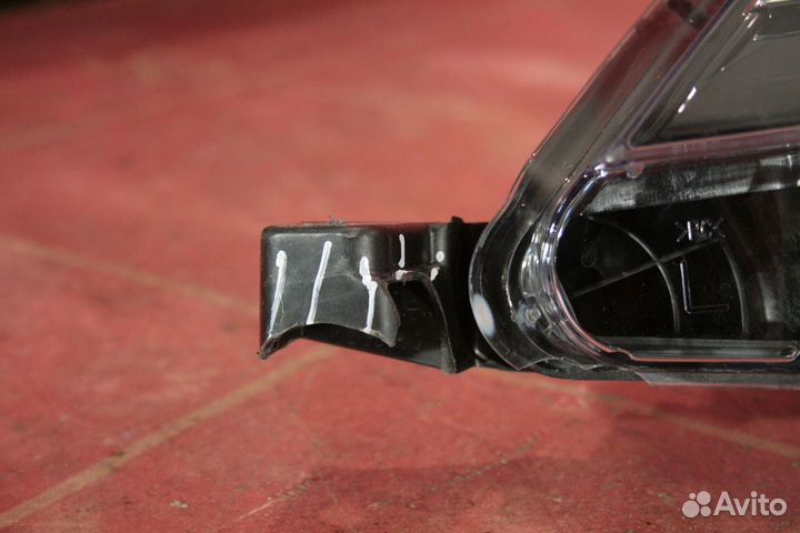Фара левая Toyota Corolla