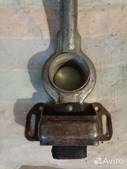 Тяга кулисы кпп в сборе Москвич 2141