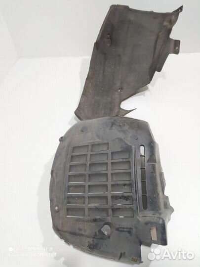 Подкрылок передний правый Land Rover 2
