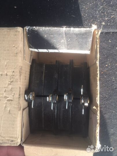 Тормозные колодки audi 100 c3,вольво 360,370