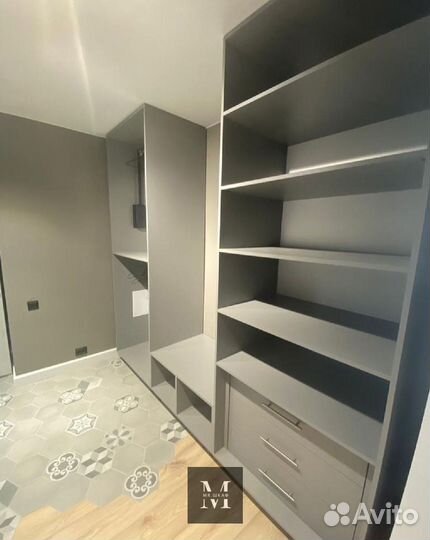 Современный шкаф