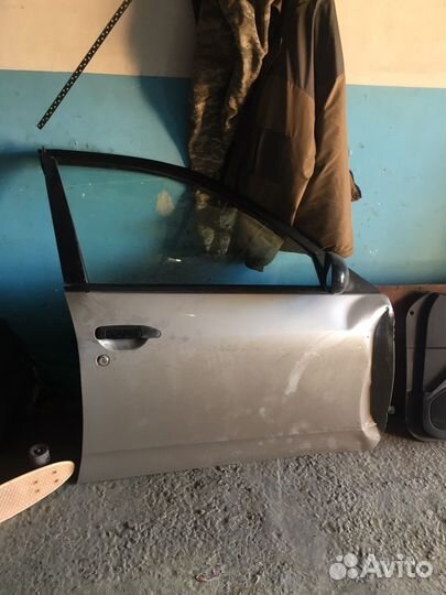 Дверь передняя правая Nissan AD