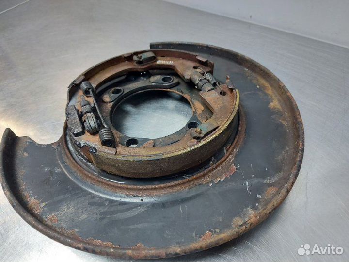 Тормозной щит задний левый Hyundai Santa Fe 3 DM