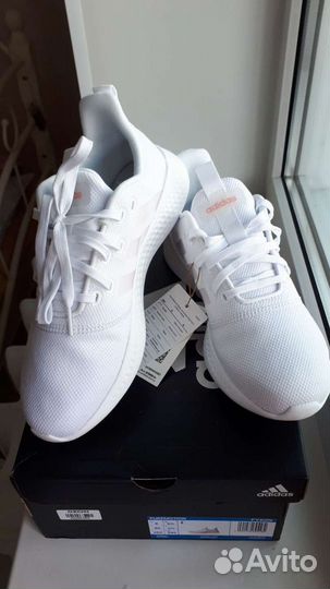 Кроссовки adidas