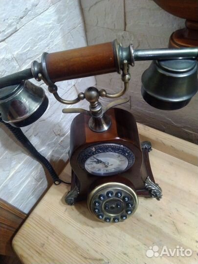 Стационарный телефон ретро
