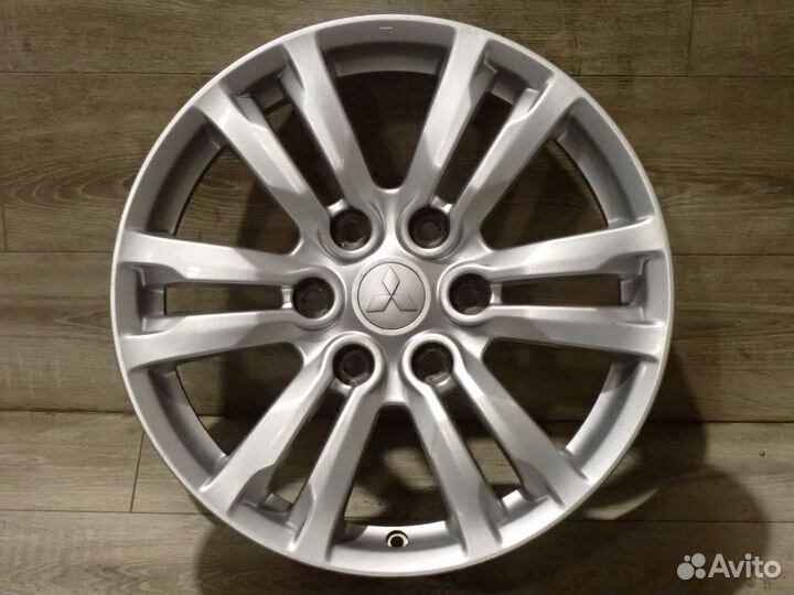 Оригинальные диски R18 Mitsubishi Pajero 4