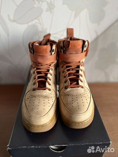 Nike SF Air Force 1 Mid Premium Praline