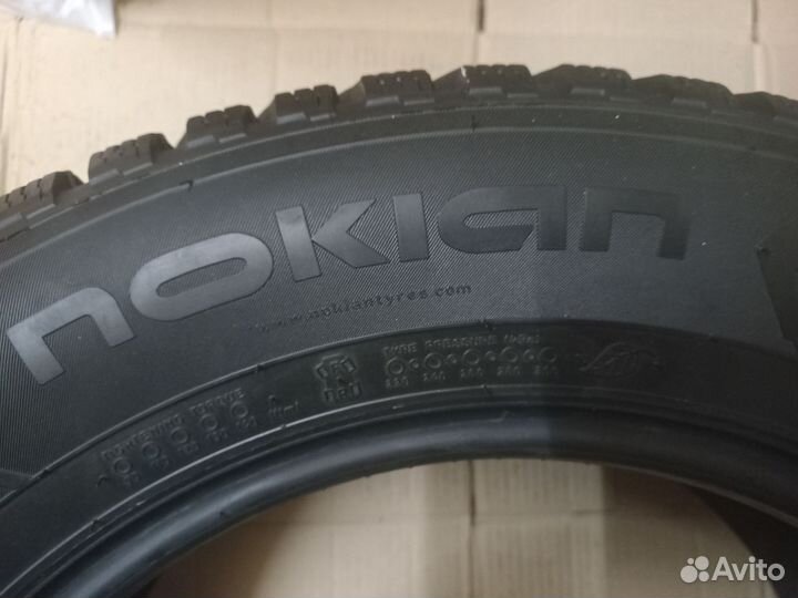 Nokian Tyres Hakkapeliitta 8 215/60 R16 99T