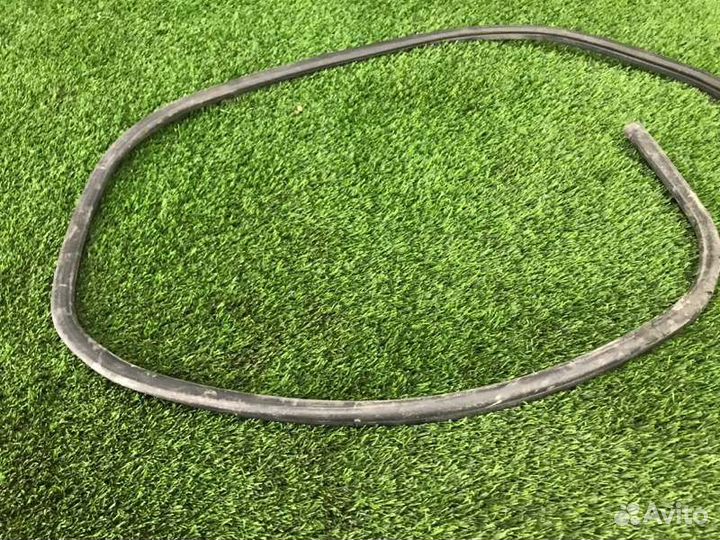 Уплотнительная резинка капота передняя Bmw 5 F10