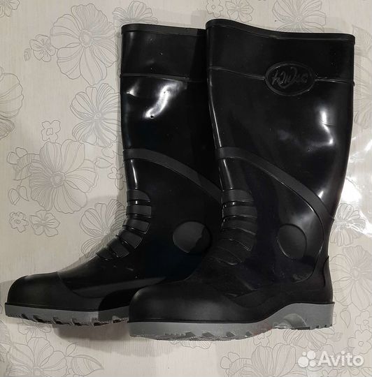 Резиновые сапоги новые