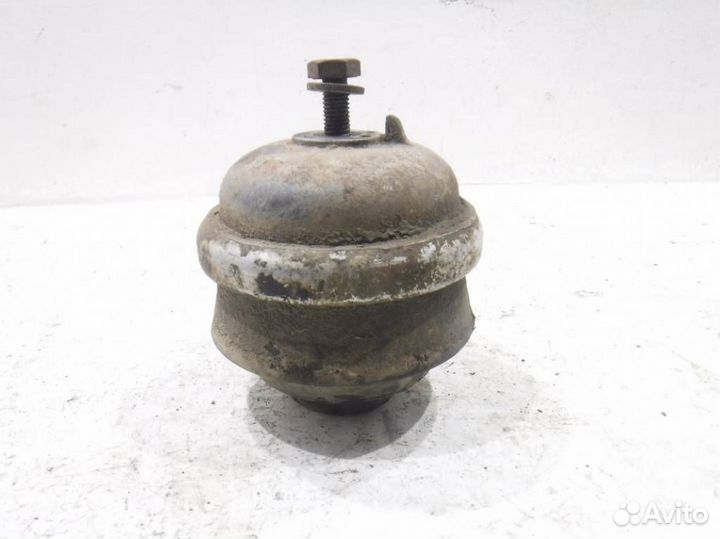 Подушка двигателя