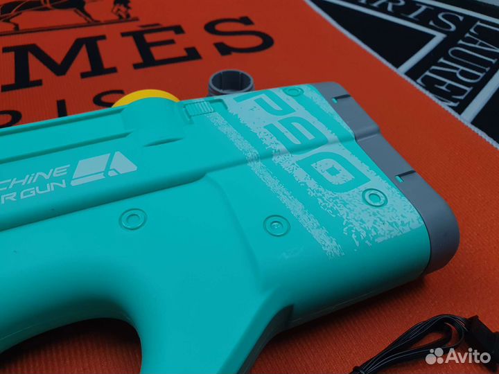 Водный пистолет электрический
