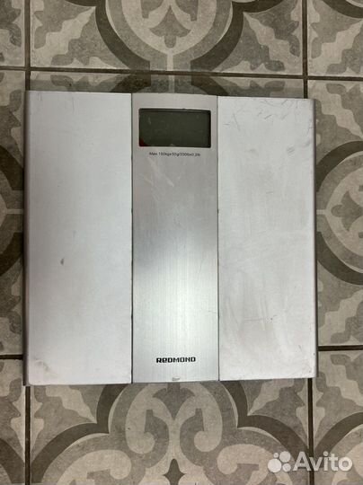 Весы напольные электронные Redmond RS-710