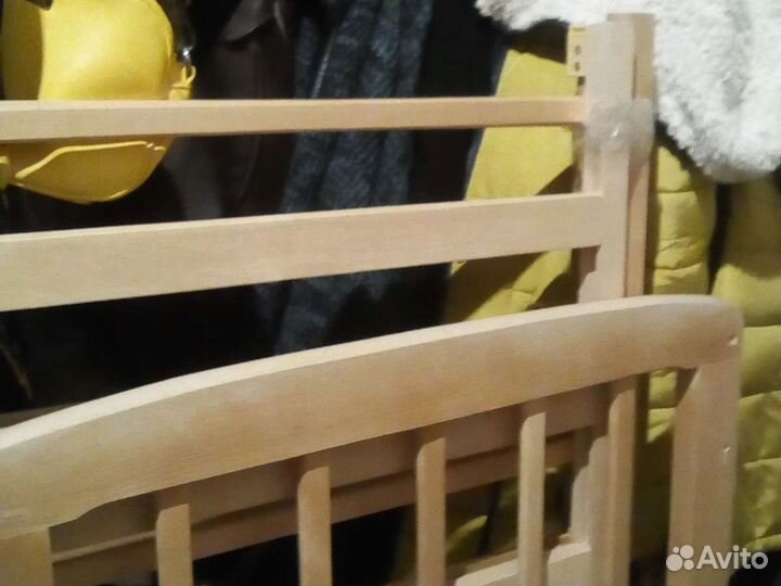 Кроватка, матрасик и бортики