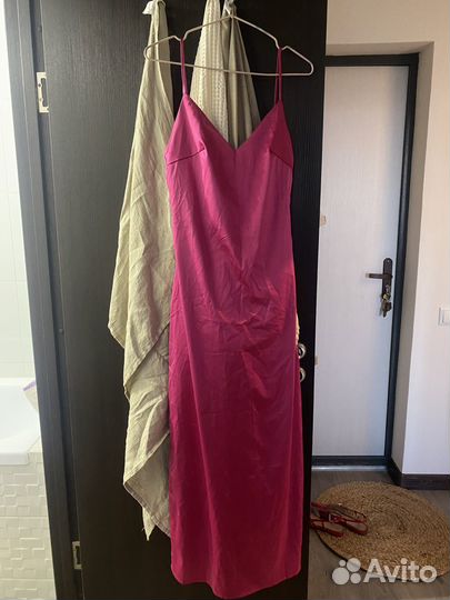 Платье без бренда атласное розовое