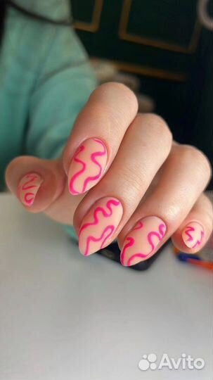 Наращивание ресниц/Маникюр