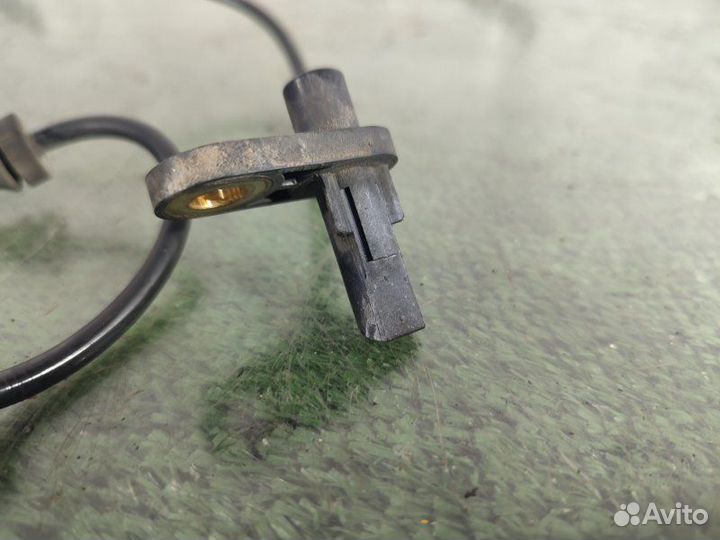 Датчик ABS задний правый Nissan Note E11 HR15DE