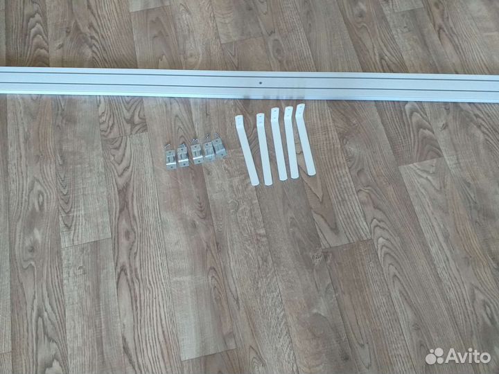 Кронштейн для карниза