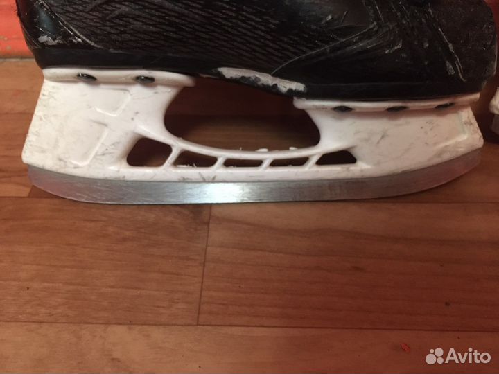 Хоккейные коньки бауэр