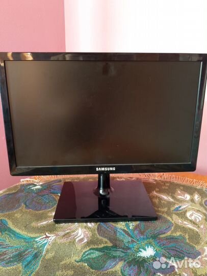 Монитор Samsung