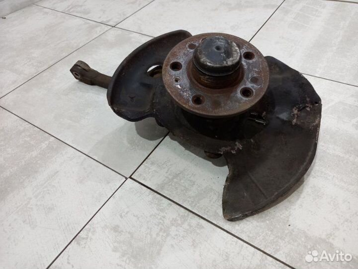 Кулак передний левый Mercedes S600 W140 120.980