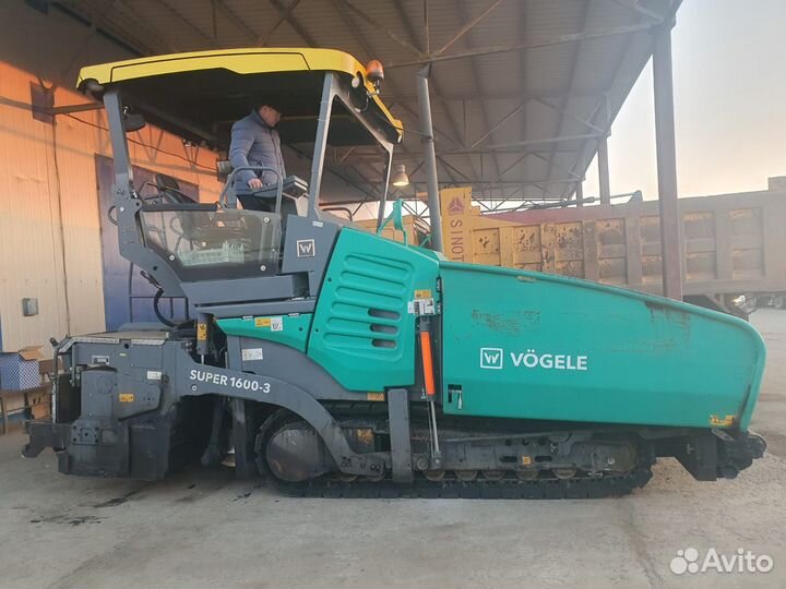 Машинист асфальтоукладчика