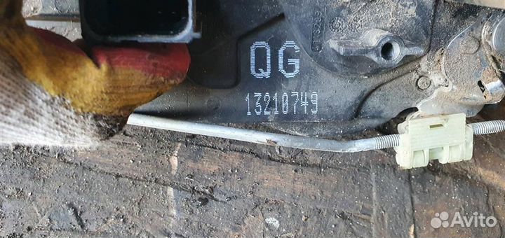 Замок двери передней правой Opel Astra H 2004-2014