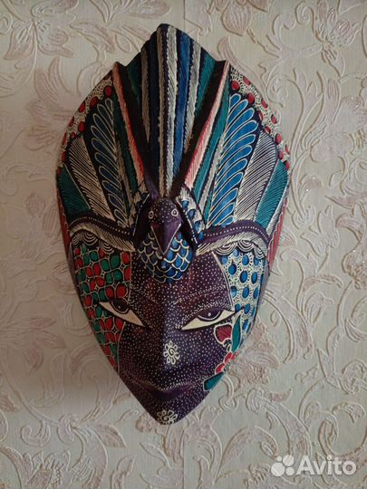 Маска из Индонезии