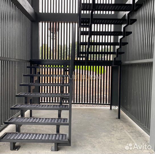 Металлическая лестница