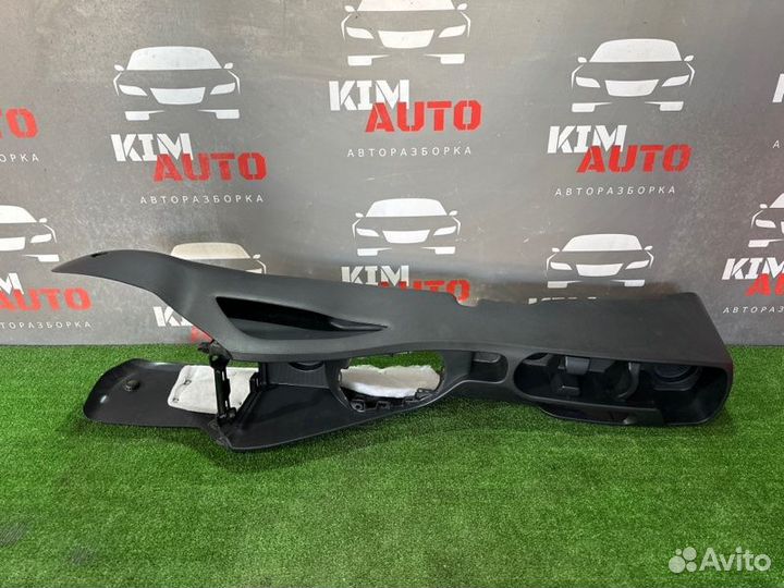 Консоль между сидений Kia Rio 3 Hb 1.4 G4FA 2013