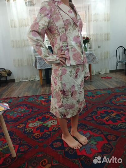 Костюм женский новый 40р