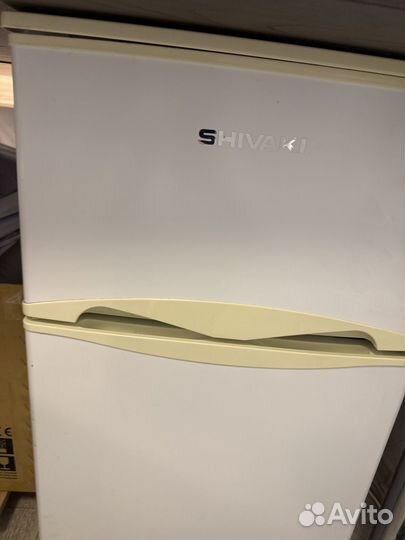 Холодильник бу маленький Shivaki