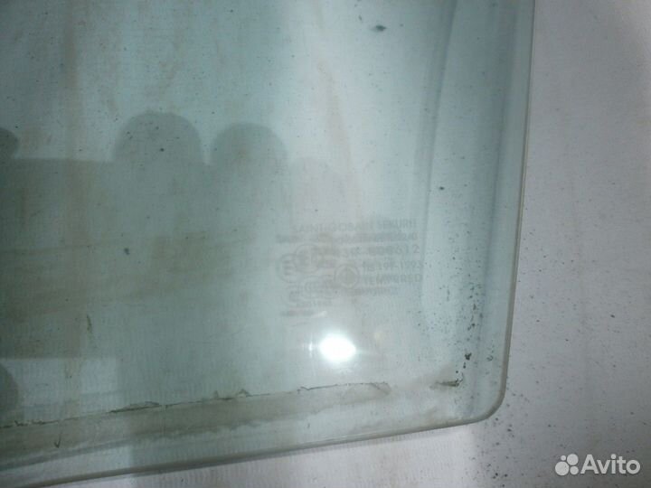 Стекло двери передней левой (Mazda 3)