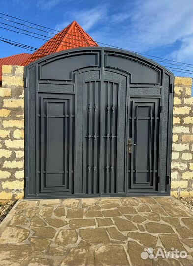 Ворота в Махачкале в стиле неоклассика на заказ