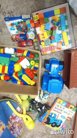 Игрушки для мальчика коробкой