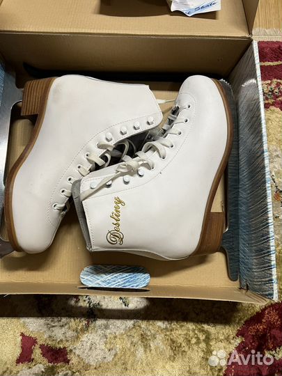 Коньки фигурные