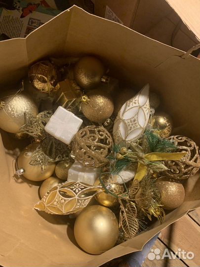 Новогодние игрушки