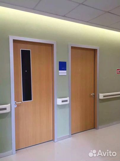 Двери для поликлиник